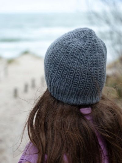 Pearl Rib Hat Knitting Pattern – Beginner-Friendly, Quick & Simple