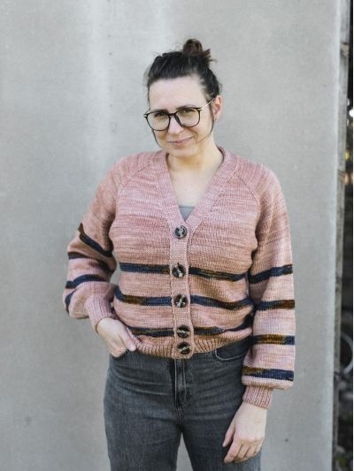 Verona Cardigan Knitting Pattern – Classic V-Neck, Balloon Sleeves & Raglan