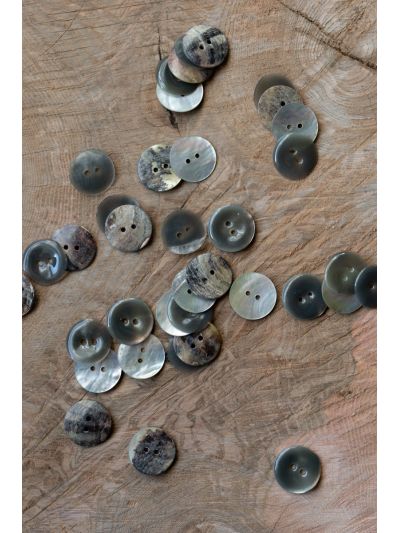 Mother-of-pearl buttons enameled, grey green