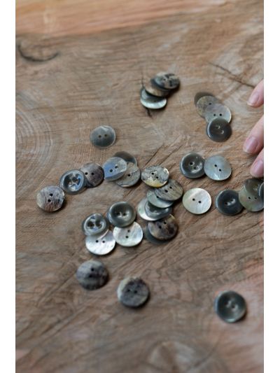 Mother-of-pearl buttons enameled, grey green