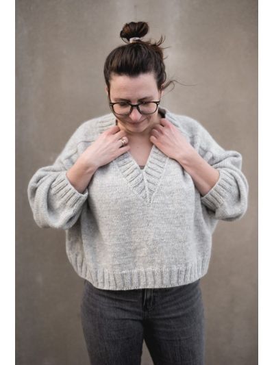 I Wanna Be Your Sweater Knitting Pattern – Hip-Length, V-Neck & Elegant Style