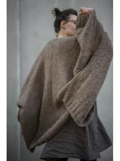 Knitting pattern for oversize Hug cardigan