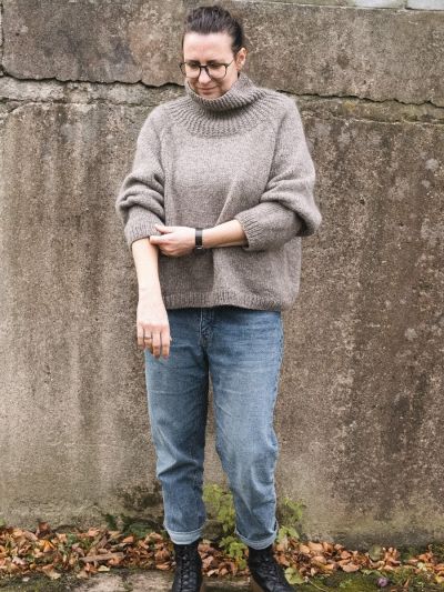 MO Sweater Knitting Pattern – Hip-Length, Oversized with Big Neck & Ribbed Cuffs