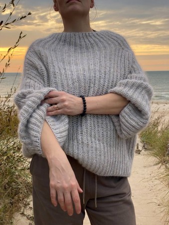 Knitting pattern for Ruke Latte sweater